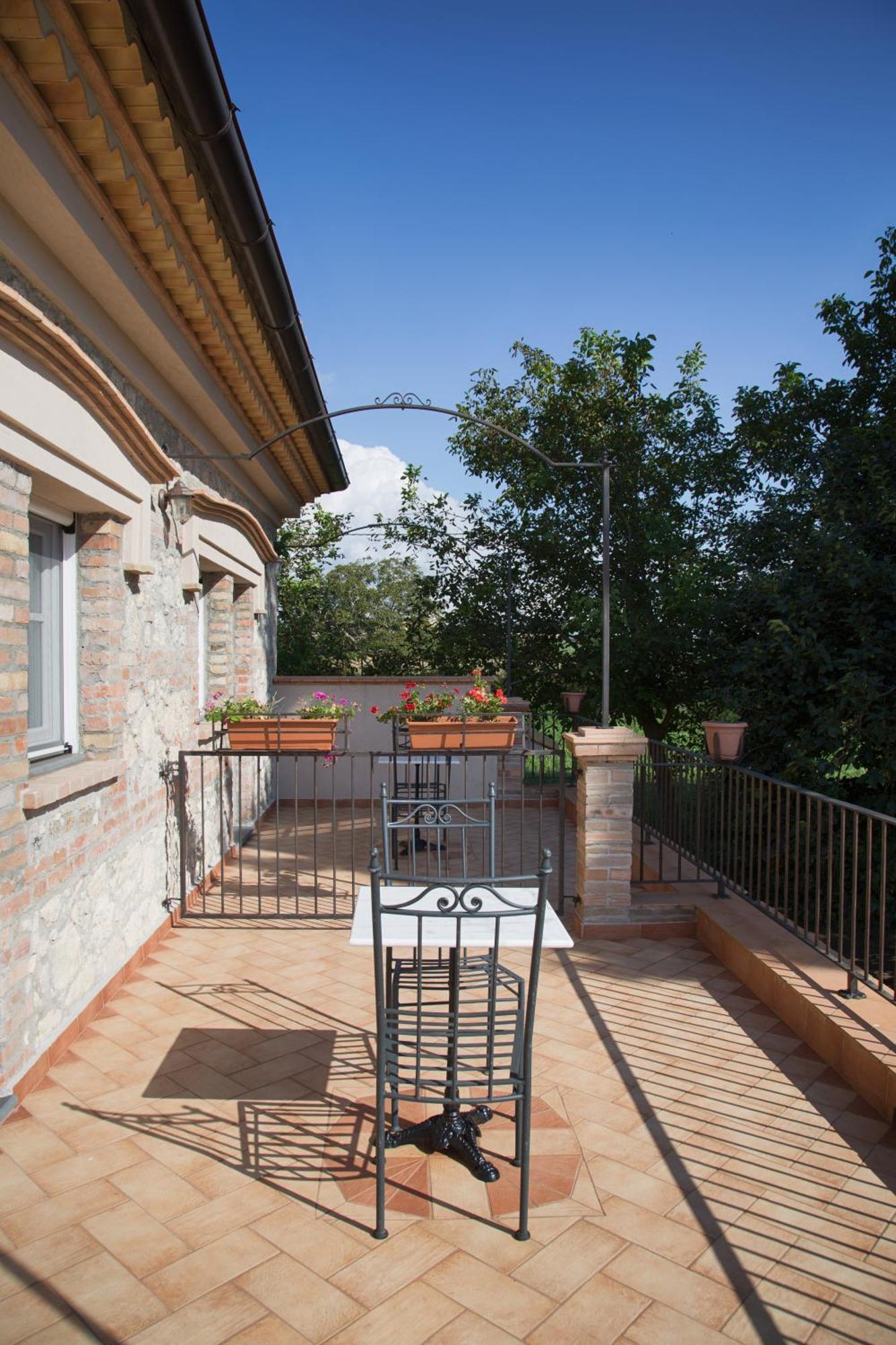 Don Carlo Agriturismo Di Charme Bio Villa Le Pioppe Exterior photo